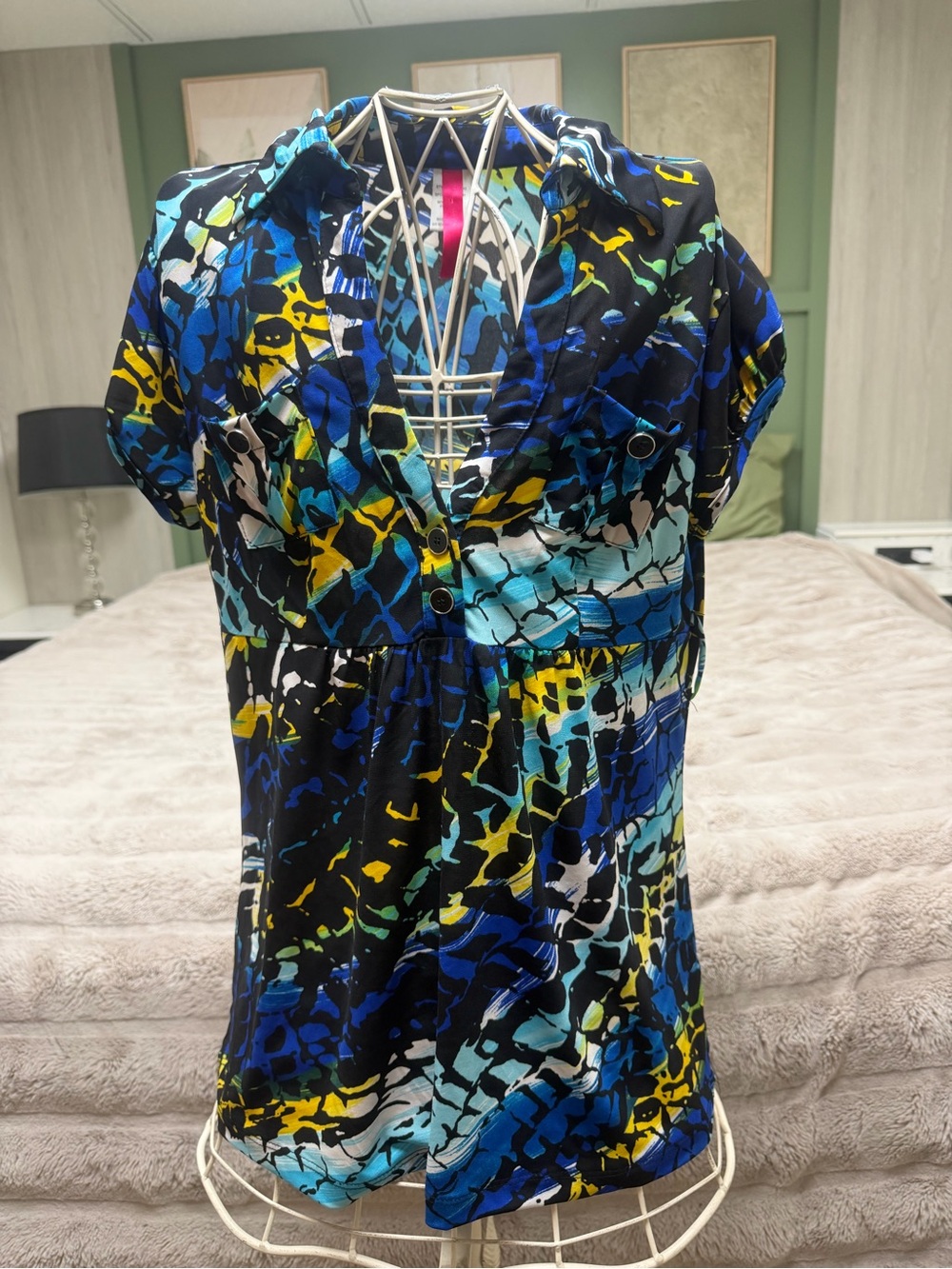 Heart Soul Blue Yellow & Black Abstract V-Neck Short Sleeve Blouse